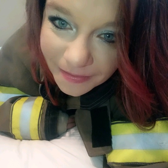 Meet your Posher, Amanda - Picture 1 of 1